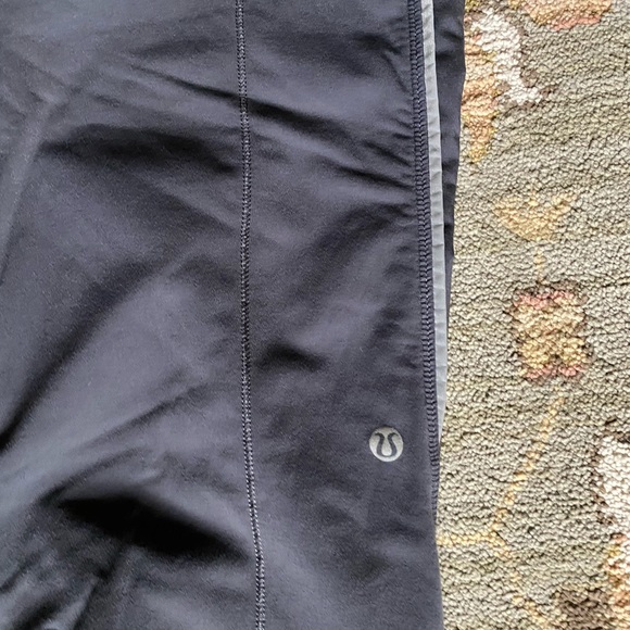 Lululemon track pants - Picture 5 of 9